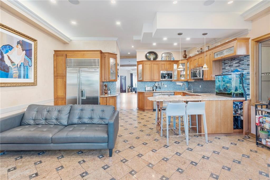 Brooklyn, New York, 11235, United States, 3 Bedrooms Bedrooms, ,3 BathroomsBathrooms,Residential,Active,2043829