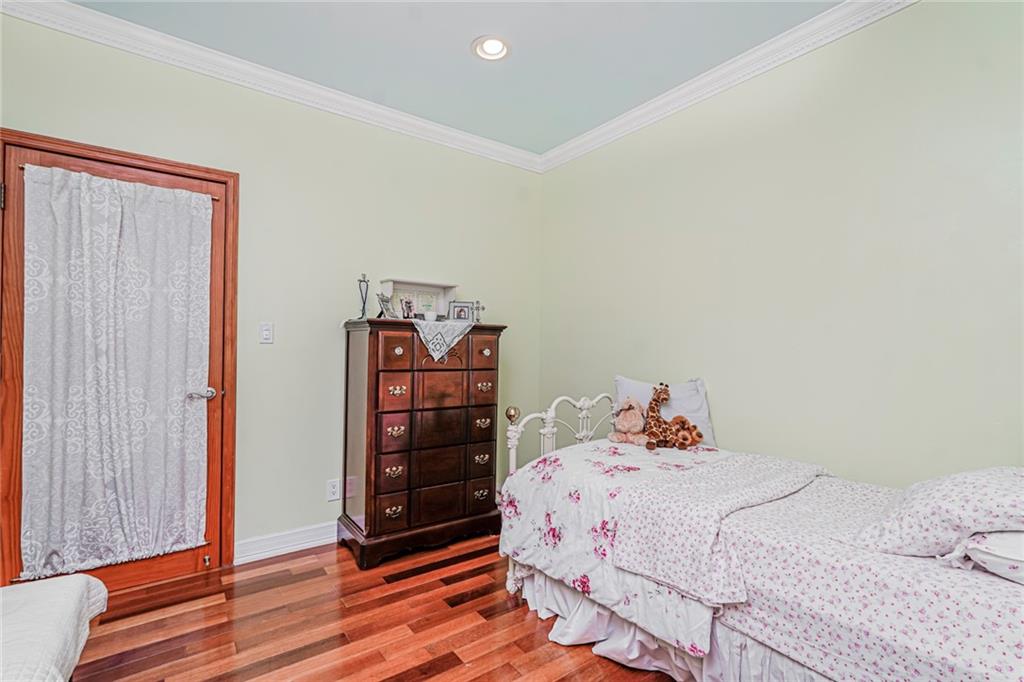 Brooklyn, New York, 11209, United States, 3 Bedrooms Bedrooms, ,2 BathroomsBathrooms,Residential,Active,1834476
