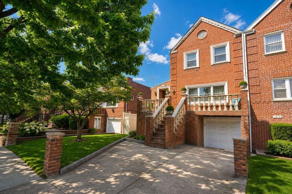 Brooklyn, New York, 11229, United States, 6 Bedrooms Bedrooms, ,4 BathroomsBathrooms,Residential,Active,2051996