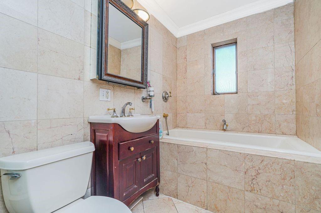 Brooklyn, New York, 11229, United States, 6 Bedrooms Bedrooms, ,4 BathroomsBathrooms,Residential,Active,2051996