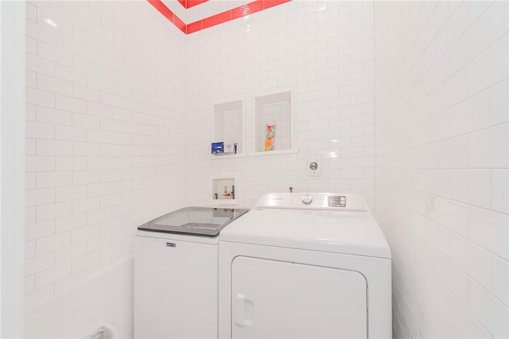 Staten Island, New York, 10304, United States, 4 Bedrooms Bedrooms, ,4 BathroomsBathrooms,Residential,Active,1968381