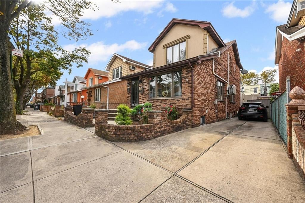 Brooklyn, New York, 11204, United States, 3 Bedrooms Bedrooms, ,2 BathroomsBathrooms,Residential,Active,1954030