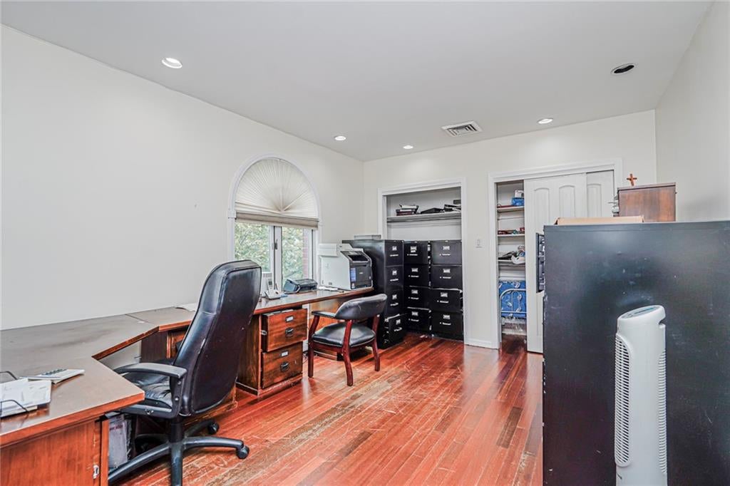 Brooklyn, New York, 11234, United States, 4 Bedrooms Bedrooms, ,7 BathroomsBathrooms,Residential,Active,1859380