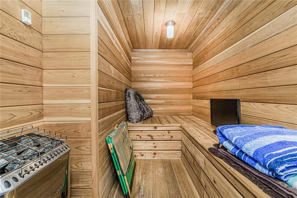 Brooklyn, New York, 11209, United States, 5 Bedrooms Bedrooms, ,4 BathroomsBathrooms,Residential,Active,1969641