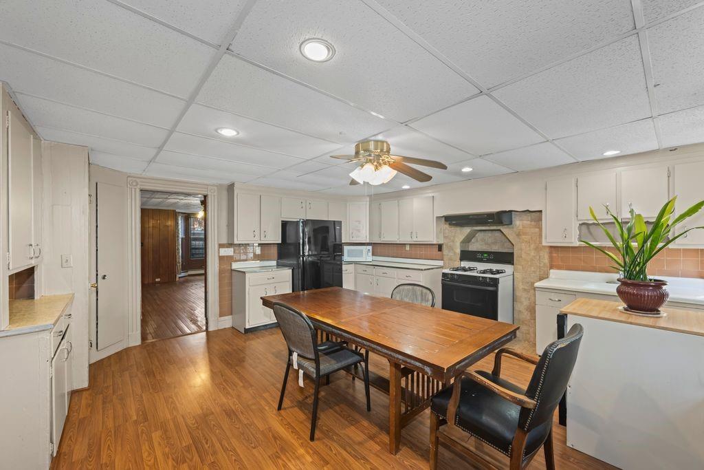 Brooklyn, New York, 11220, United States, 5 Bedrooms Bedrooms, ,3 BathroomsBathrooms,Residential,Active,1877839