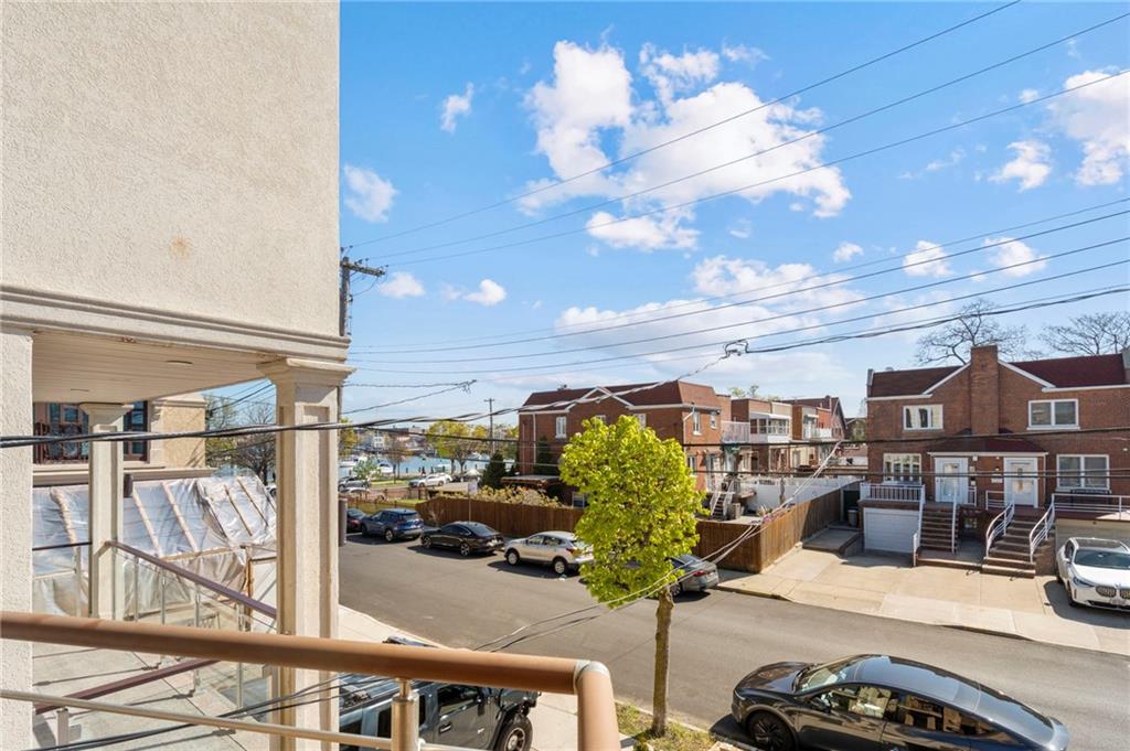 Brooklyn, New York, 11235, United States, 3 Bedrooms Bedrooms, ,3 BathroomsBathrooms,Residential,Active,2043829