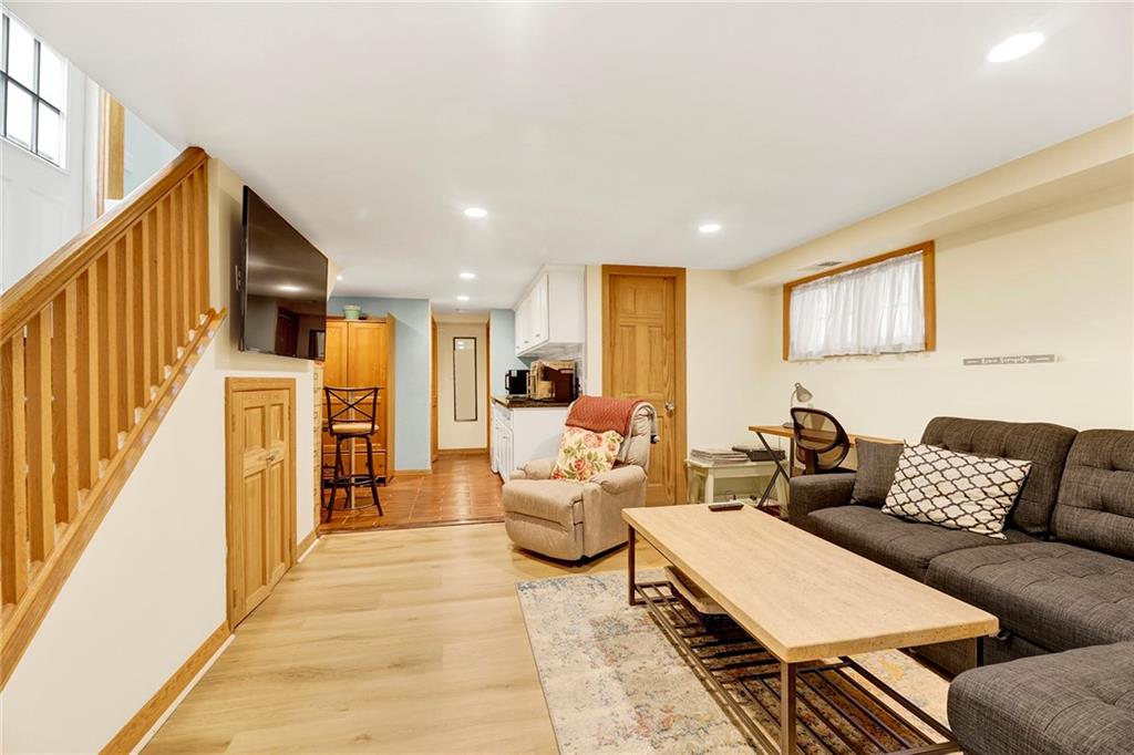 Brooklyn, New York, 11209, United States, 3 Bedrooms Bedrooms, ,3 BathroomsBathrooms,Residential,Active,1927679
