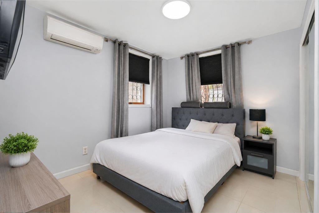 Brooklyn, New York, 11229, United States, 6 Bedrooms Bedrooms, ,4 BathroomsBathrooms,Residential,Active,2051996