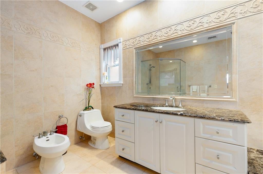 Staten Island, New York, 10304, United States, 4 Bedrooms Bedrooms, ,4 BathroomsBathrooms,Residential,Active,1997634