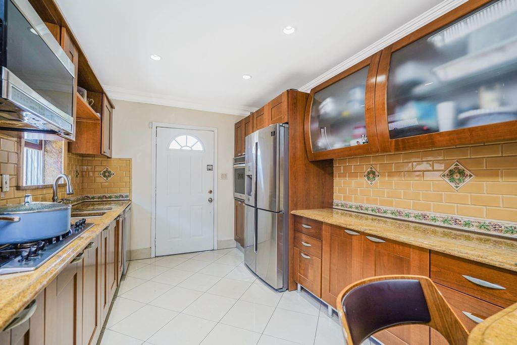 Brooklyn, New York, 11229, United States, 6 Bedrooms Bedrooms, ,4 BathroomsBathrooms,Residential,Active,2051996