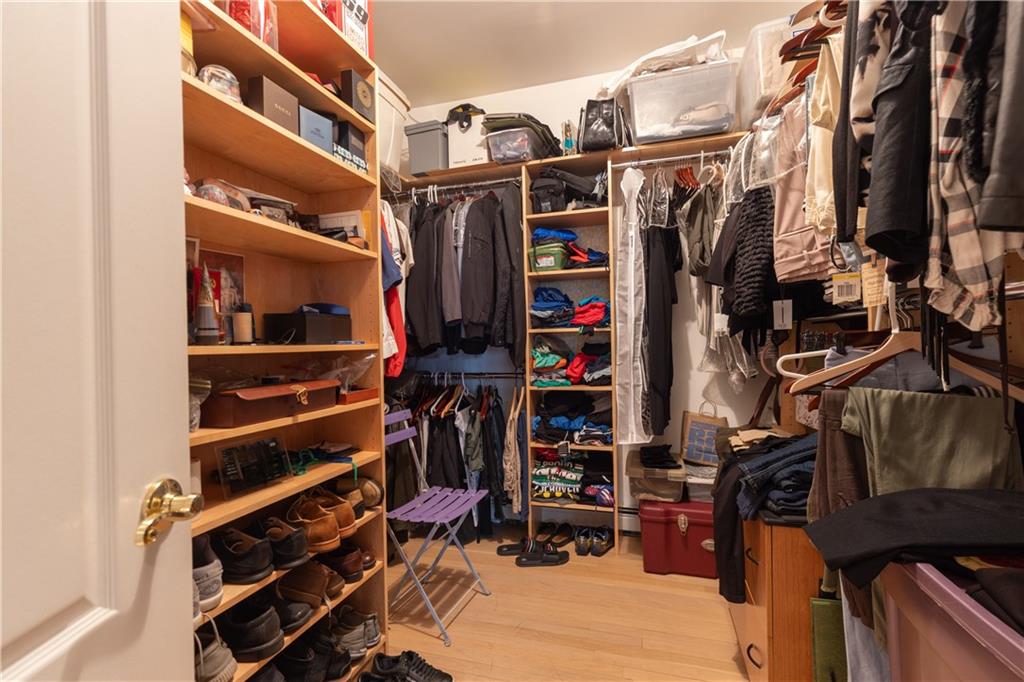 Staten Island, New York, 10304, United States, 4 Bedrooms Bedrooms, ,4 BathroomsBathrooms,Residential,Active,1997634