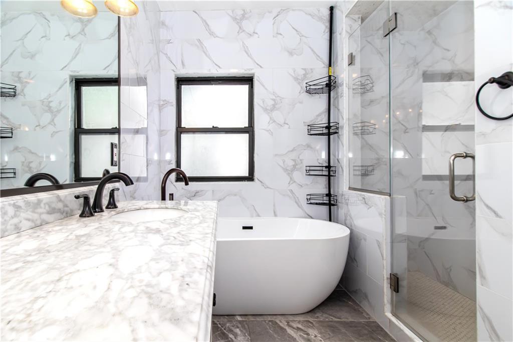 Brooklyn, New York, 11210, United States, 3 Bedrooms Bedrooms, ,3 BathroomsBathrooms,Residential,Active,1920267