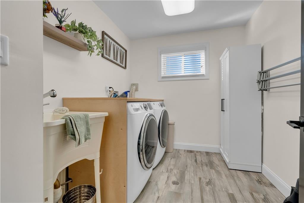 Staten Island, New York, 10307, United States, 4 Bedrooms Bedrooms, ,4 BathroomsBathrooms,Residential,Active,2009406