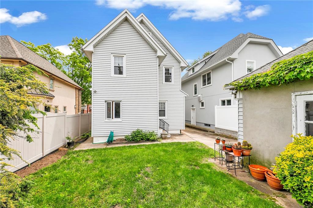 Brooklyn, New York, 11209, United States, 5 Bedrooms Bedrooms, ,3 BathroomsBathrooms,Residential,Pending,1832351