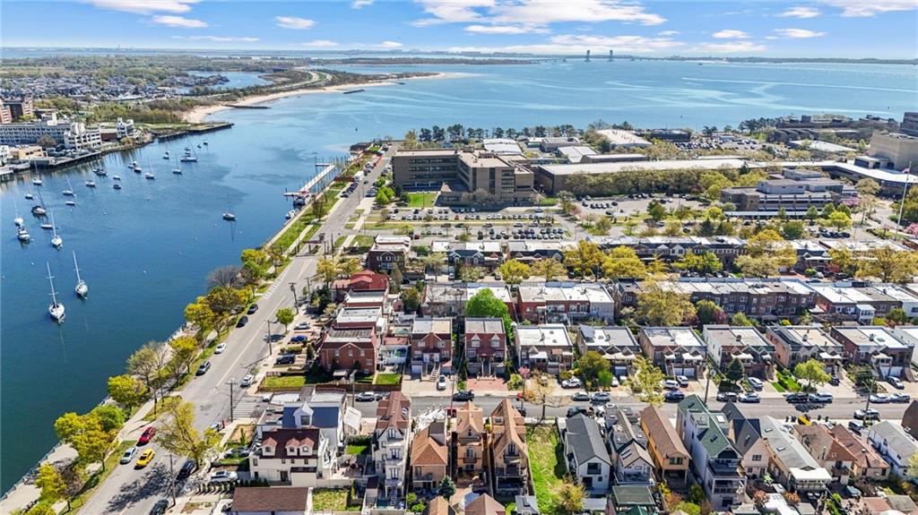 Brooklyn, New York, 11235, United States, 3 Bedrooms Bedrooms, ,3 BathroomsBathrooms,Residential,Active,2043829