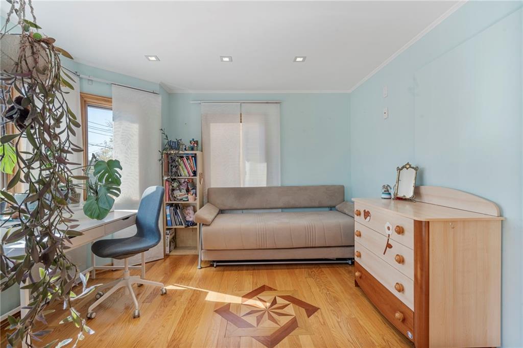 Brooklyn, New York, 11235, United States, 3 Bedrooms Bedrooms, ,3 BathroomsBathrooms,Residential,Active,2043829
