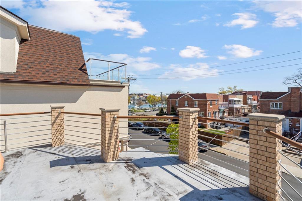 Brooklyn, New York, 11235, United States, 3 Bedrooms Bedrooms, ,3 BathroomsBathrooms,Residential,Active,2043829