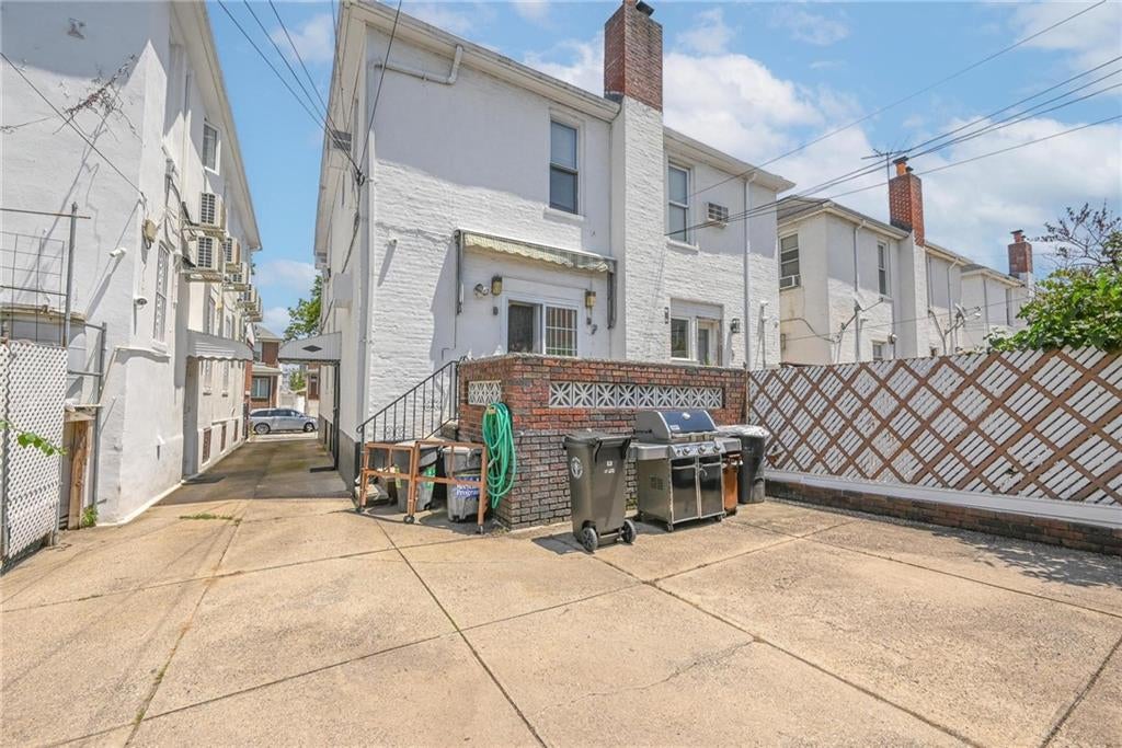 Brooklyn, New York, 11204, United States, 3 Bedrooms Bedrooms, ,2 BathroomsBathrooms,Residential,Pending,1858691