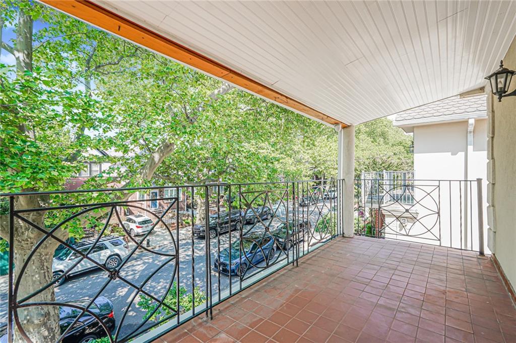 Brooklyn, New York, 11209, United States, 3 Bedrooms Bedrooms, ,2 BathroomsBathrooms,Residential,Active,1834476
