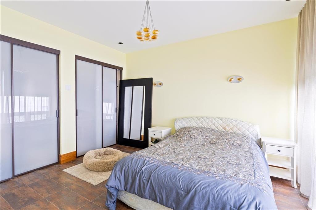 Brooklyn, New York, 11235, United States, 5 Bedrooms Bedrooms, ,5 BathroomsBathrooms,Residential,Active,1963250