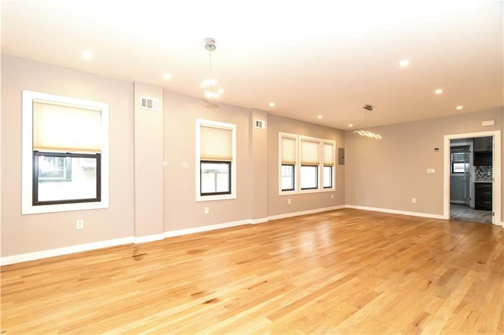 Brooklyn, New York, 11210, United States, 3 Bedrooms Bedrooms, ,3 BathroomsBathrooms,Residential,Active,1920267
