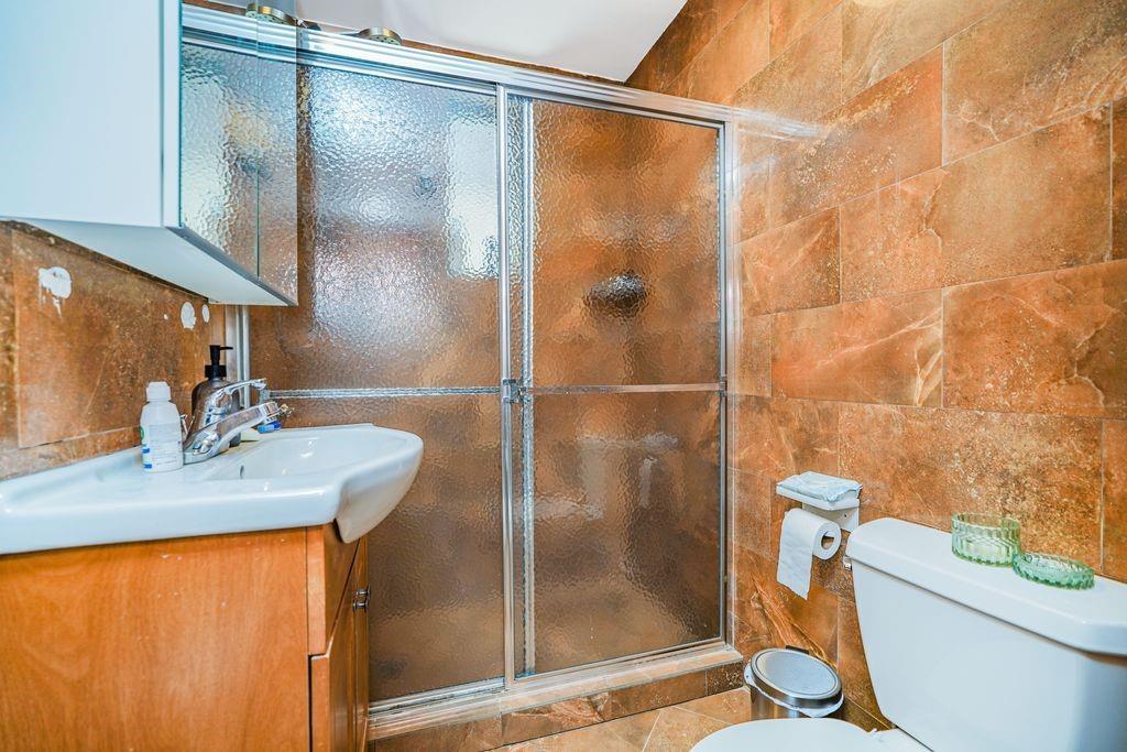 Brooklyn, New York, 11229, United States, 6 Bedrooms Bedrooms, ,4 BathroomsBathrooms,Residential,Active,2051996
