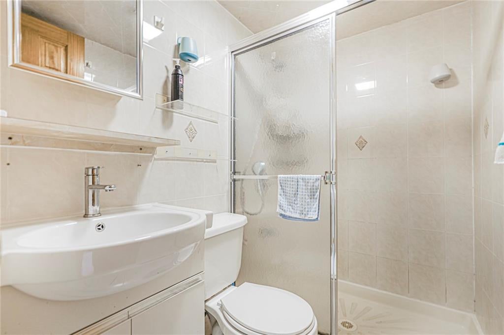 Brooklyn, New York, 11219, United States, 4 Bedrooms Bedrooms, ,3 BathroomsBathrooms,Residential,Active,2009183