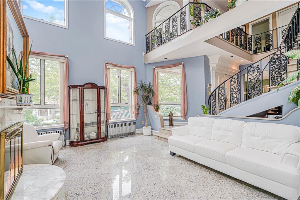 Brooklyn, New York, 11234, United States, 4 Bedrooms Bedrooms, ,7 BathroomsBathrooms,Residential,Active,1859380