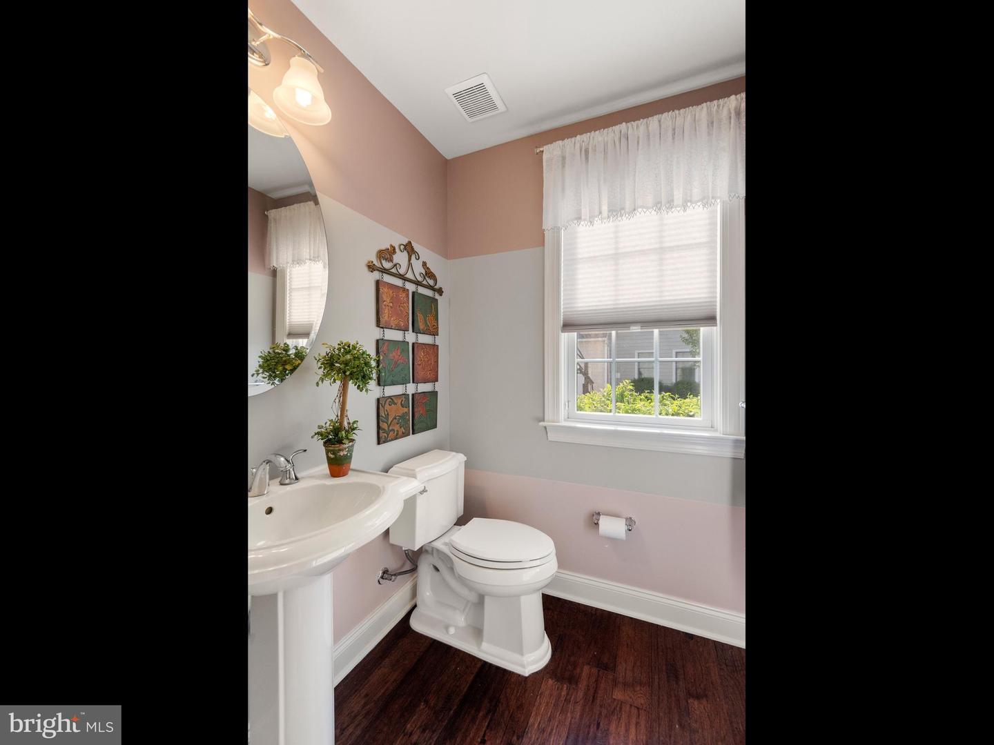 Newtown Square, Pennsylvania, 19073, United States, 4 Bedrooms Bedrooms, ,4 BathroomsBathrooms,Residential,Active,2042221