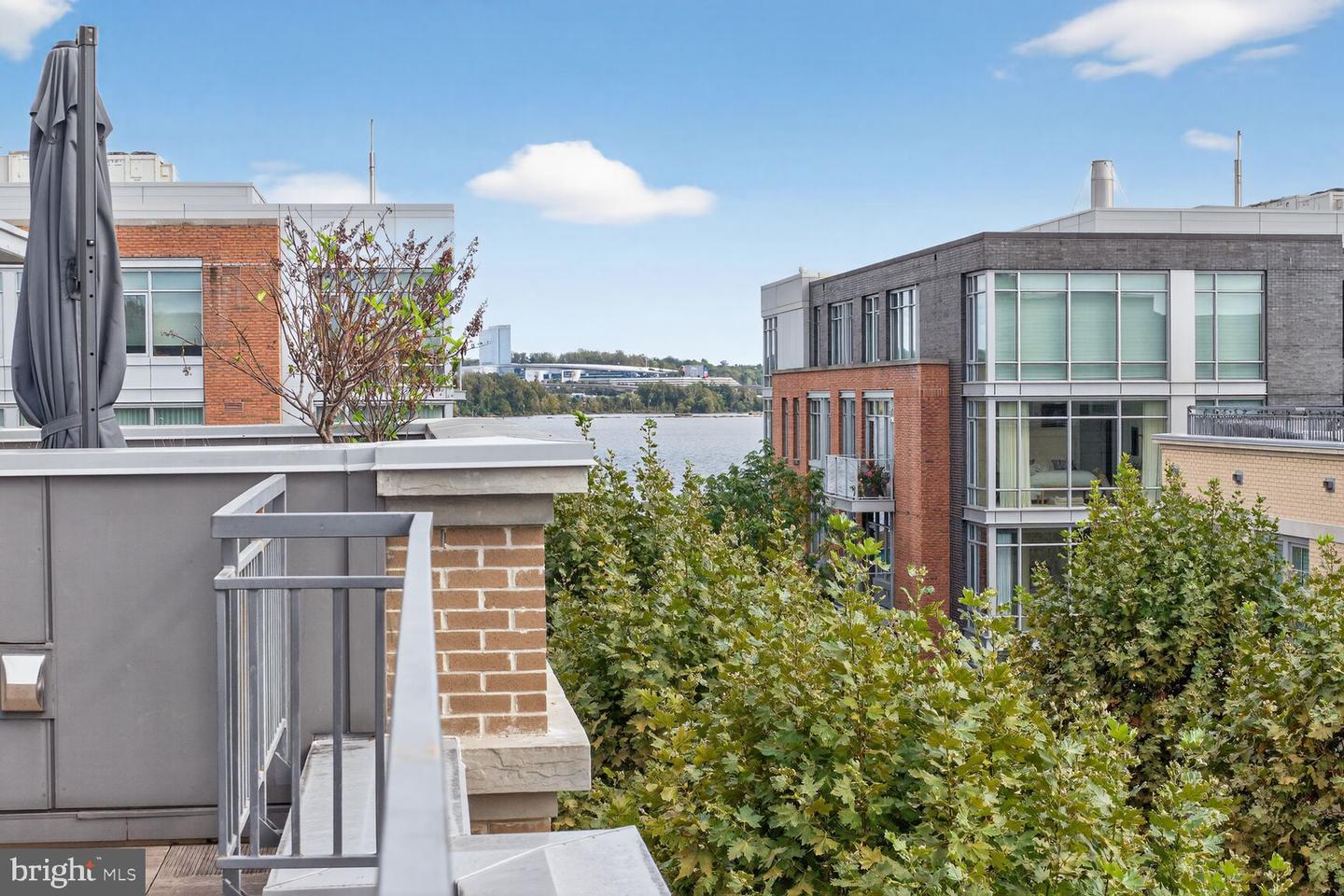 Alexandria, Virginia, 22314, United States, 4 Bedrooms Bedrooms, ,5 BathroomsBathrooms,Residential,Active,1959984