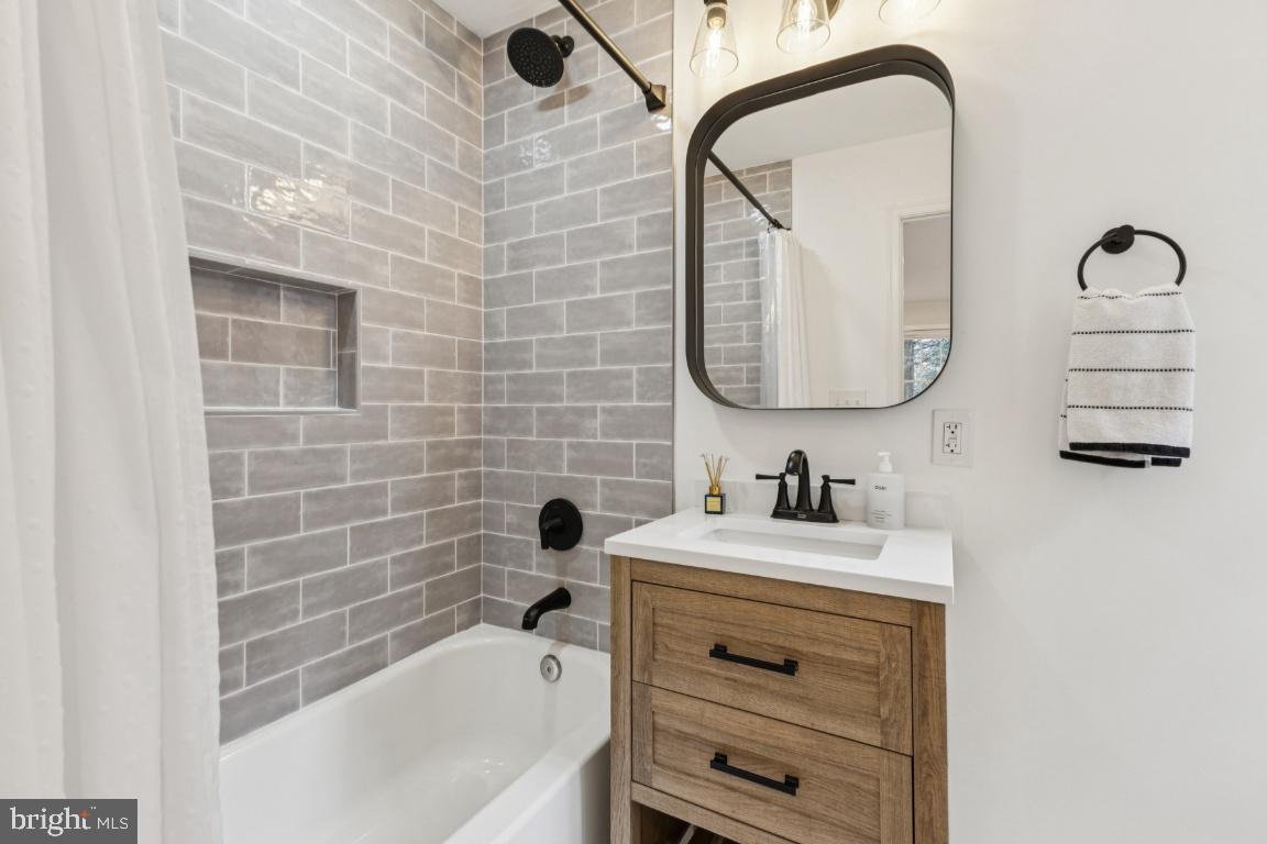 Arlington, Virginia, 22203, United States, 3 Bedrooms Bedrooms, ,3 BathroomsBathrooms,Residential,Active,2007962