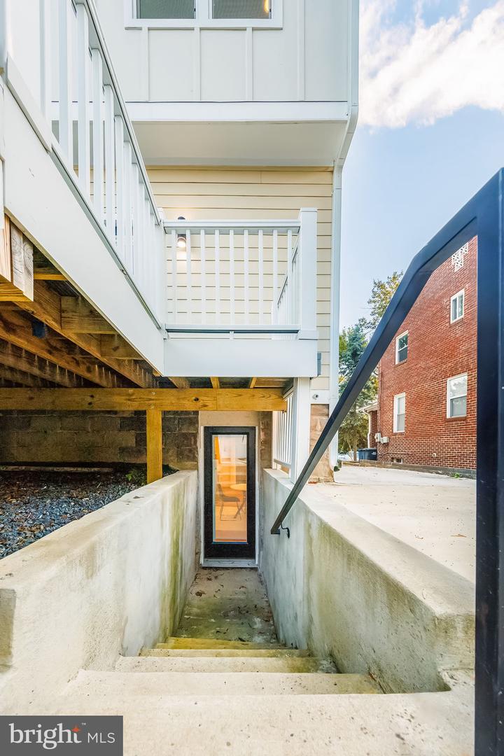 Washington, District Of Columbia, 20018, United States, 6 Bedrooms Bedrooms, ,5 BathroomsBathrooms,Residential,Active,1964489