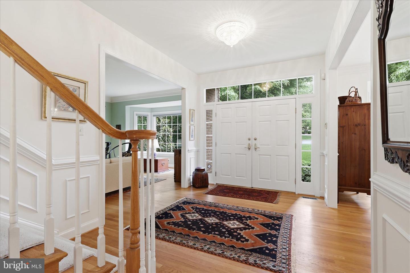 Oakton, Virginia, 22124, United States, 5 Bedrooms Bedrooms, ,5 BathroomsBathrooms,Residential,Pending,2045766
