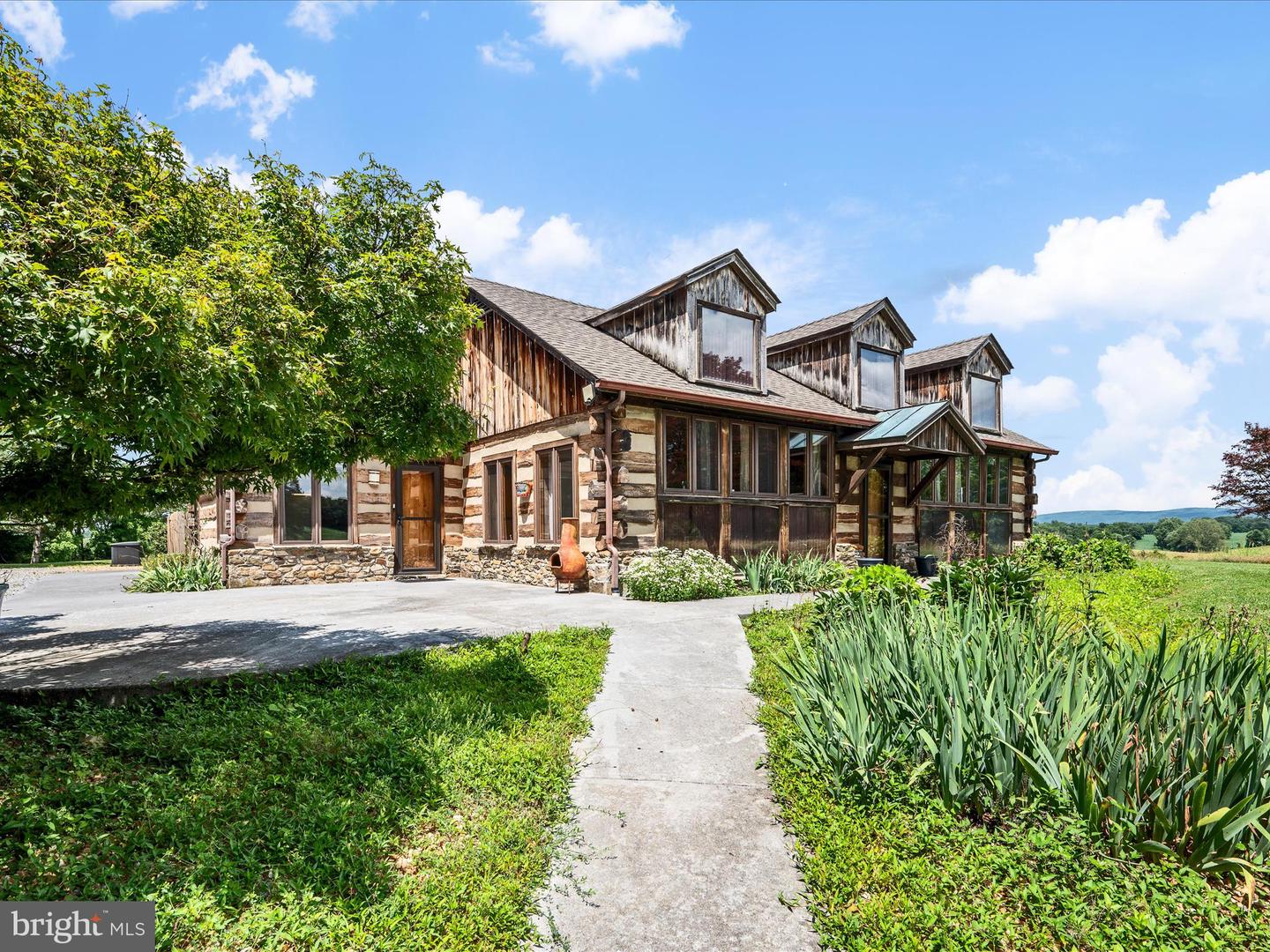 Berryville, Virginia, 22611, United States, 4 Bedrooms Bedrooms, ,3 BathroomsBathrooms,Residential,Active,1884871