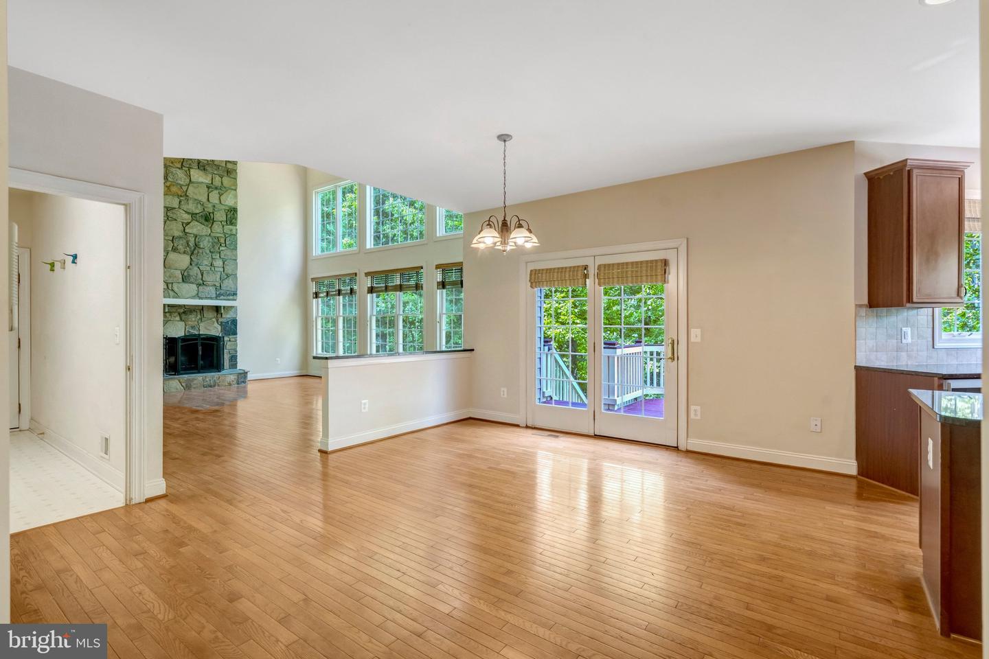 Haymarket, Virginia, 20169, United States, 5 Bedrooms Bedrooms, ,5 BathroomsBathrooms,Residential,Pending,2031766