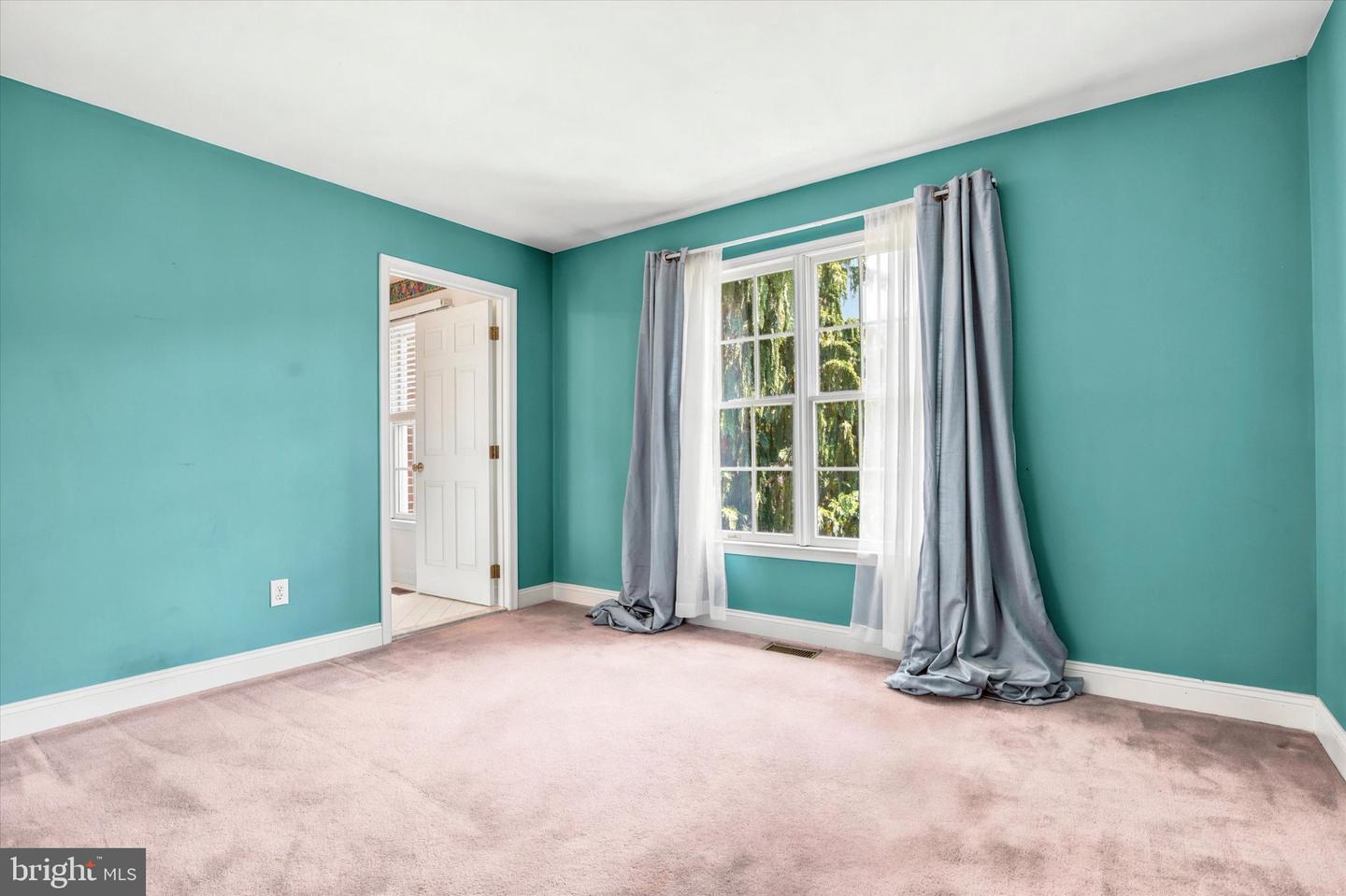 Doylestown, Pennsylvania, 18902, United States, 5 Bedrooms Bedrooms, ,5 BathroomsBathrooms,Residential,Active,2051955