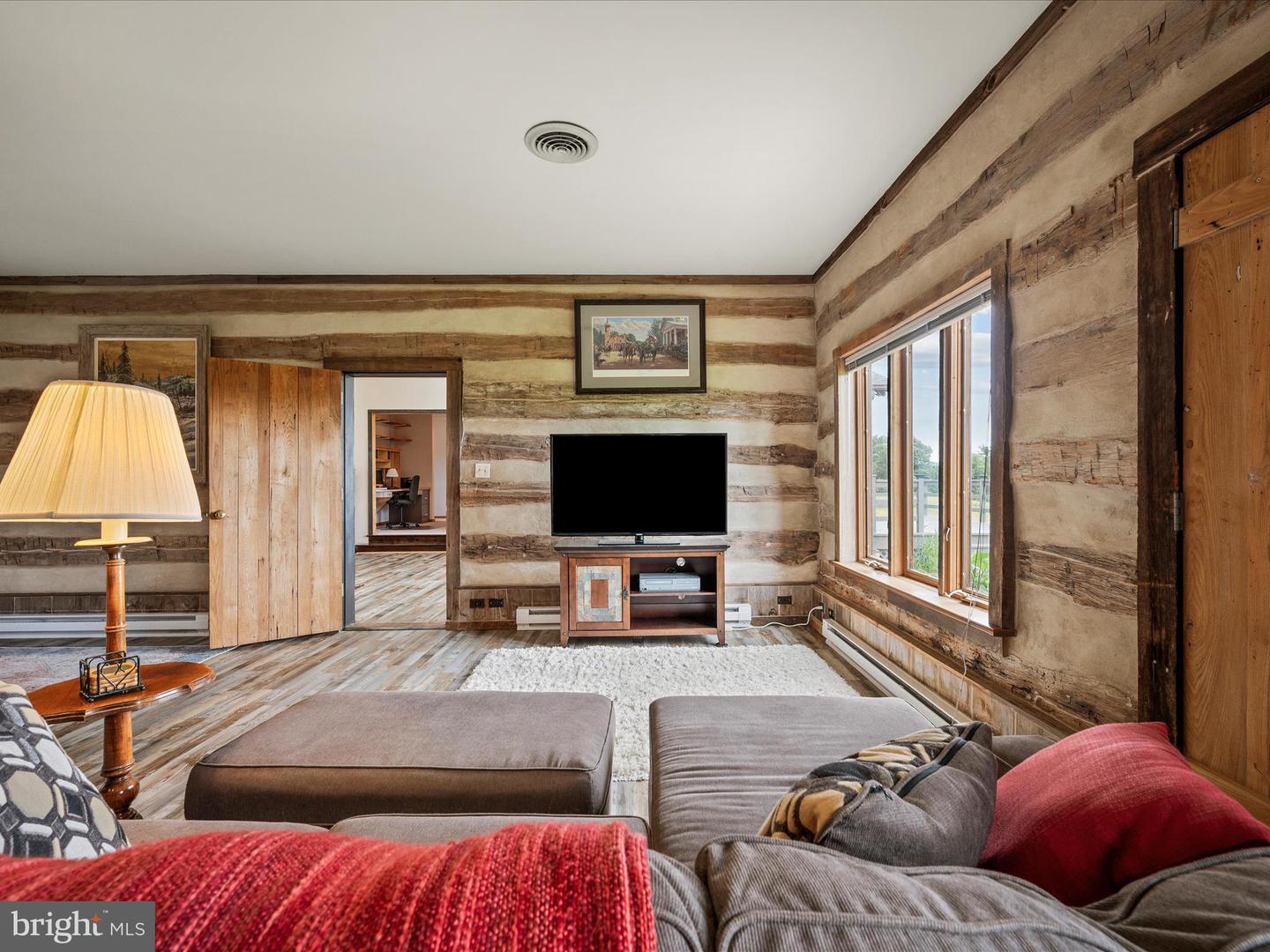 Berryville, Virginia, 22611, United States, 4 Bedrooms Bedrooms, ,3 BathroomsBathrooms,Residential,Active,1884871