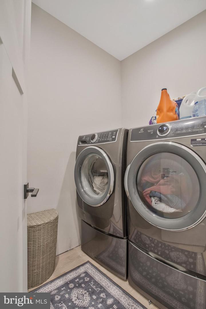 Edgewater, Maryland, 21037, United States, 4 Bedrooms Bedrooms, ,4 BathroomsBathrooms,Residential,Active,1988474