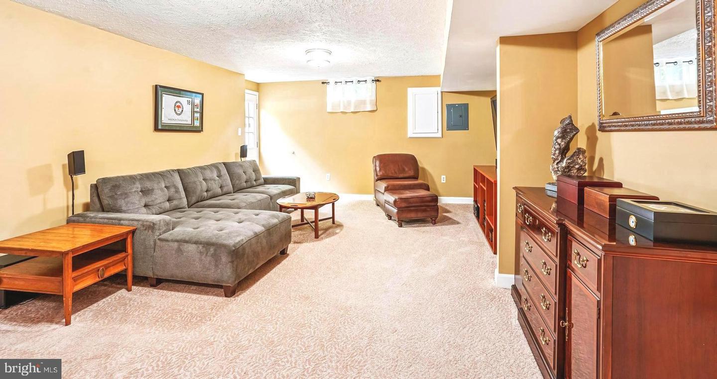 Centreville, Virginia, 20121, United States, 4 Bedrooms Bedrooms, ,5 BathroomsBathrooms,Residential,Active,1914622