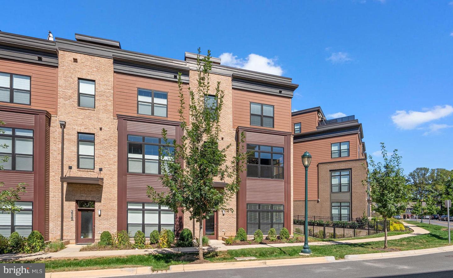 Rockville, Maryland, 20852, United States, 5 Bedrooms Bedrooms, ,5 BathroomsBathrooms,Residential,Active,2044158