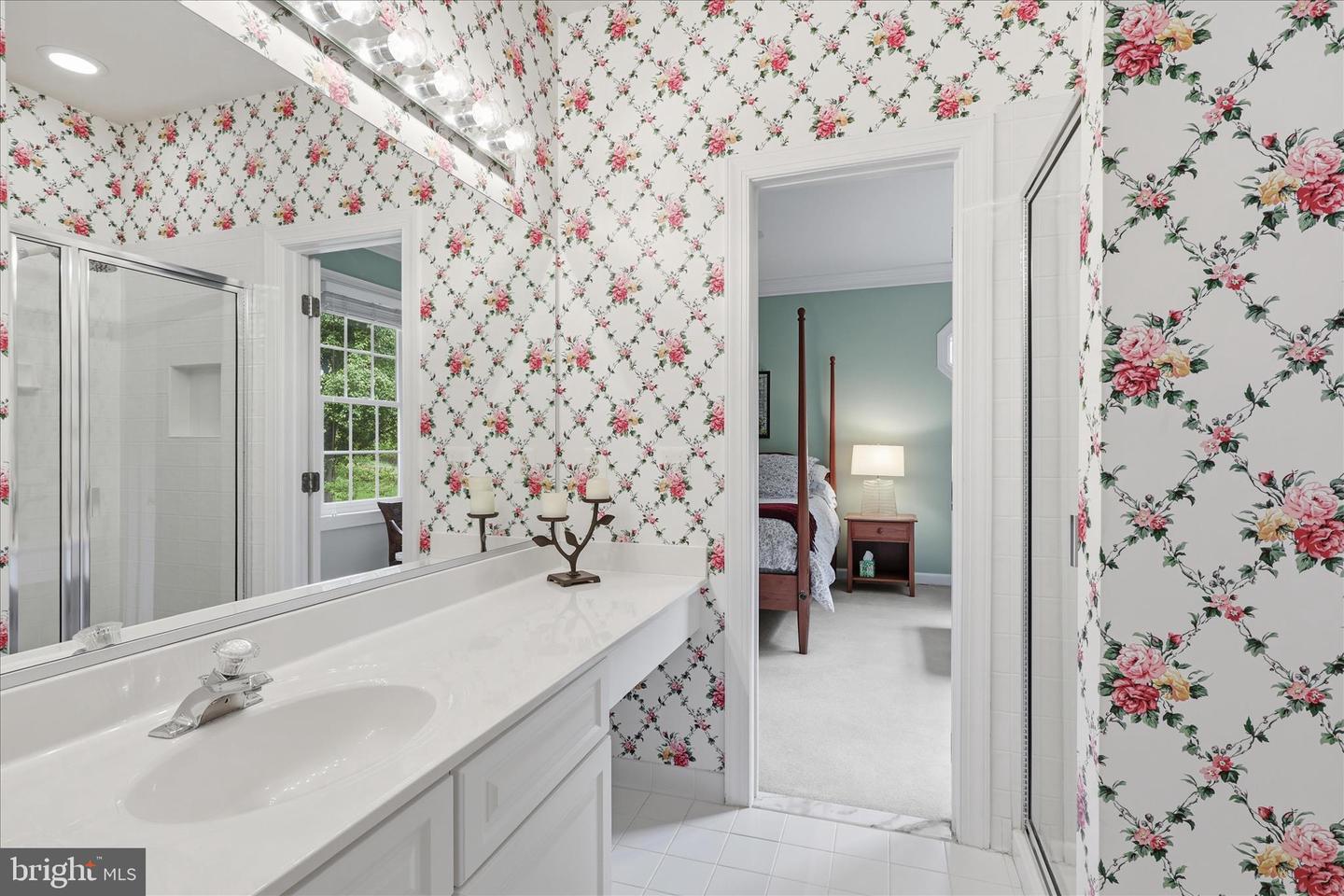Oakton, Virginia, 22124, United States, 5 Bedrooms Bedrooms, ,5 BathroomsBathrooms,Residential,Pending,2045766