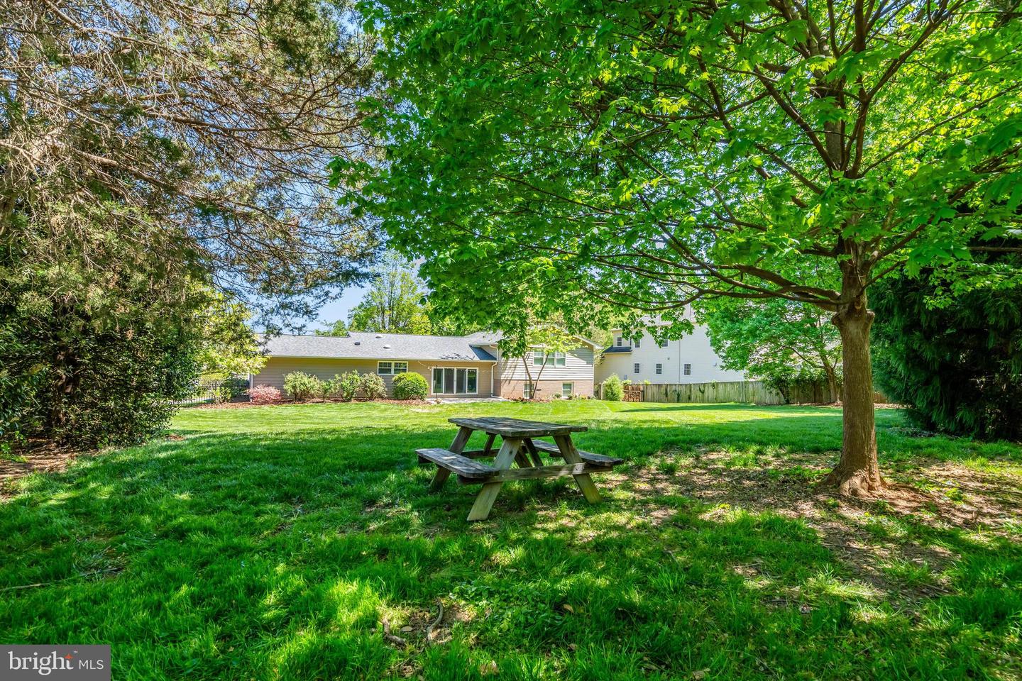 Fairfax, Virginia, 22030, United States, 4 Bedrooms Bedrooms, ,3 BathroomsBathrooms,Residential,Active,2045005