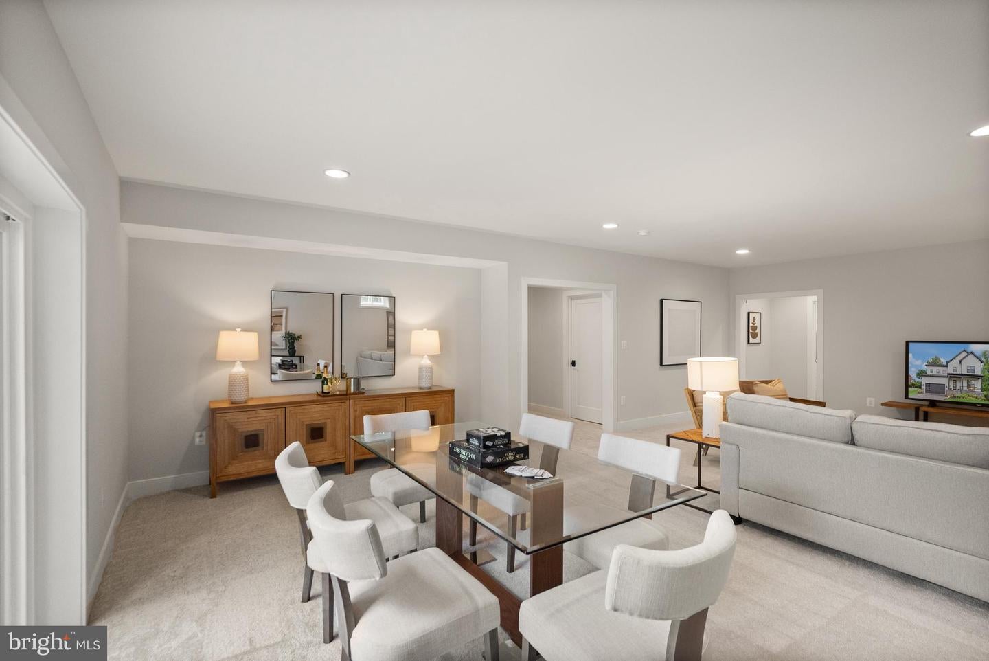 Falls Church, Virginia, 22046, United States, 7 Bedrooms Bedrooms, ,7 BathroomsBathrooms,Residential,Active,1798016