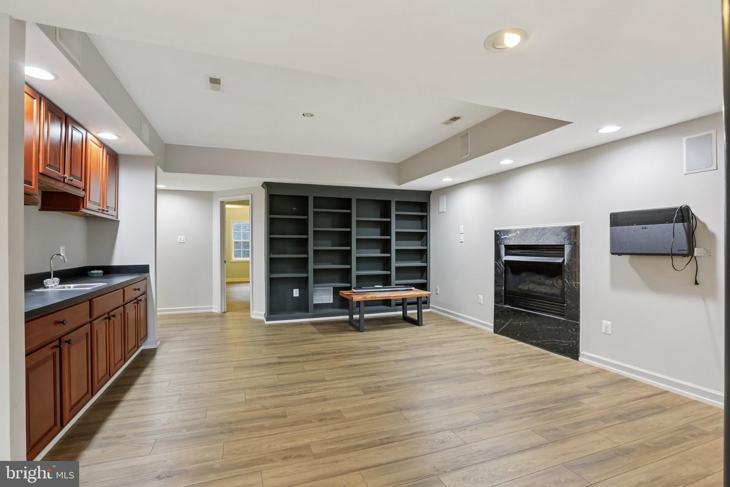 Clarksburg, Maryland, 20871, United States, 5 Bedrooms Bedrooms, ,4 BathroomsBathrooms,Residential,Active,2025637