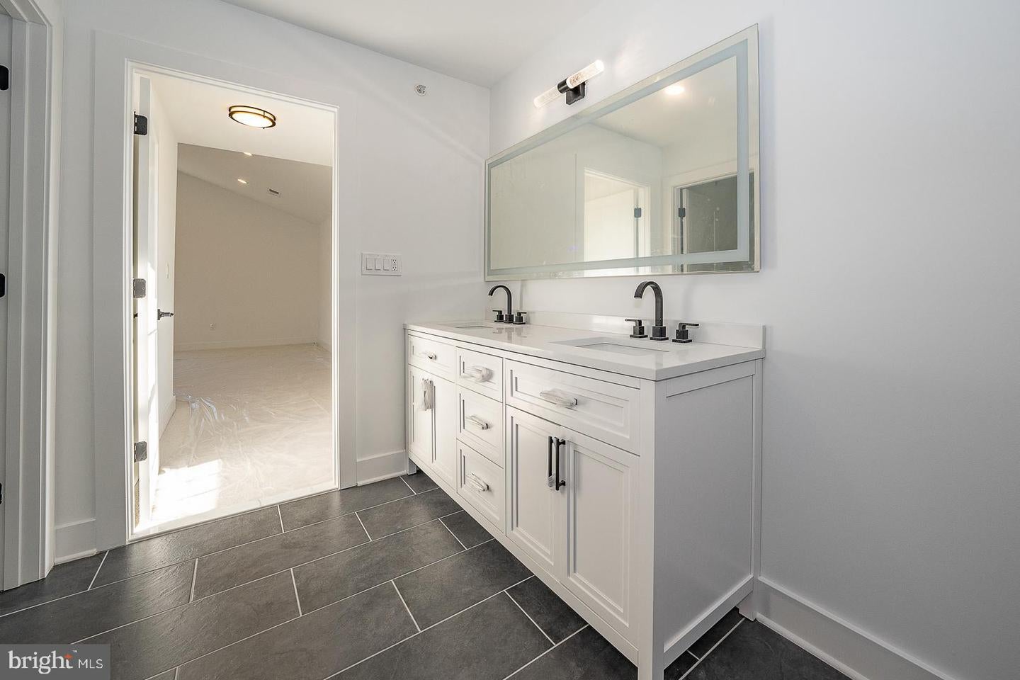 Chalfont, Pennsylvania, 18914, United States, 5 Bedrooms Bedrooms, ,4 BathroomsBathrooms,Residential,Active,1945225