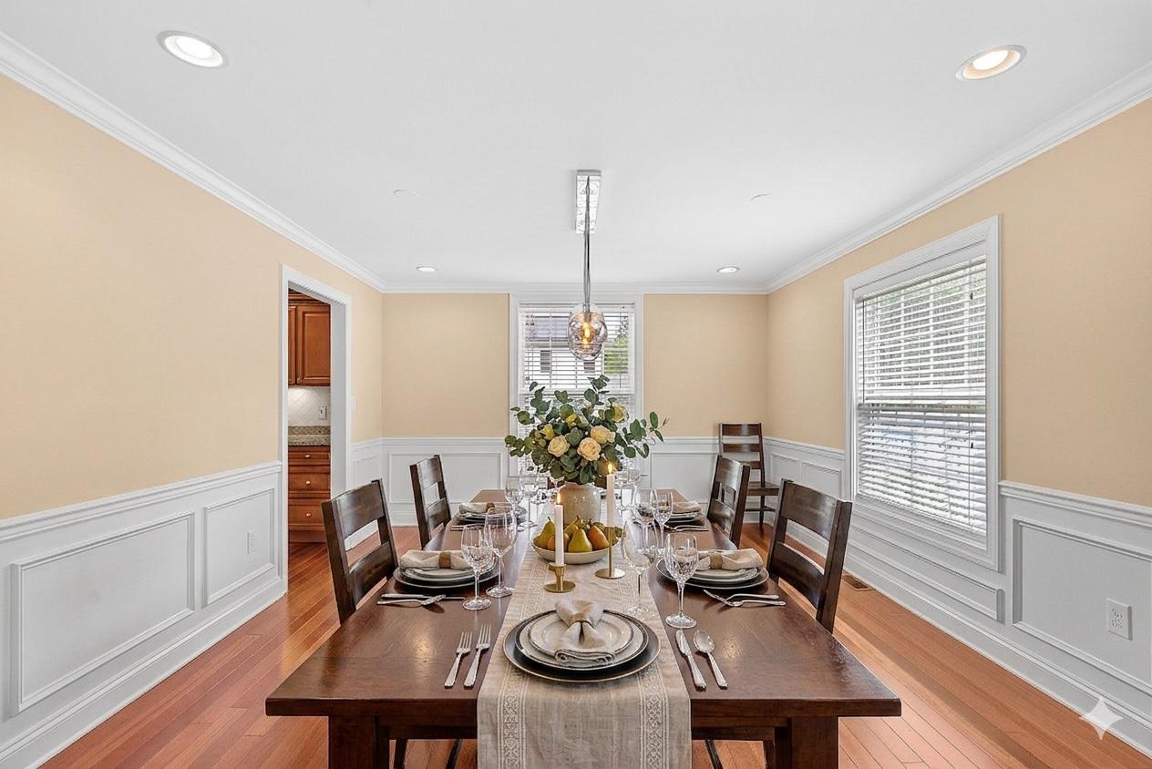Annandale, Virginia, 22003, United States, 4 Bedrooms Bedrooms, ,4 BathroomsBathrooms,Residential,Active,2044601