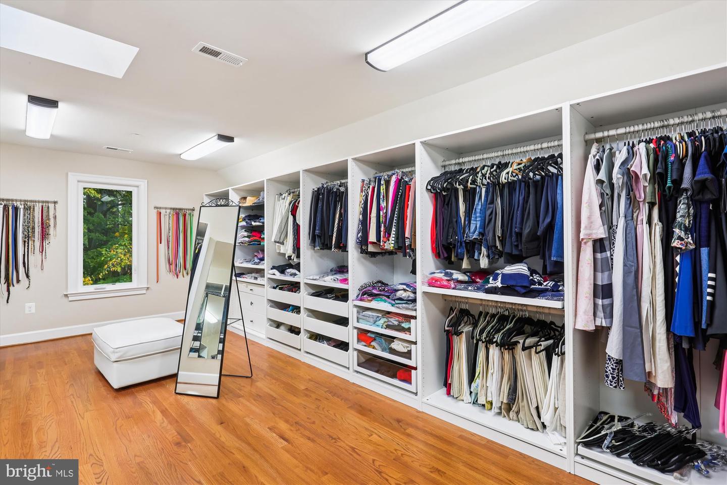 Olney, Maryland, 20832, United States, 4 Bedrooms Bedrooms, ,3 BathroomsBathrooms,Residential,Active,1969632