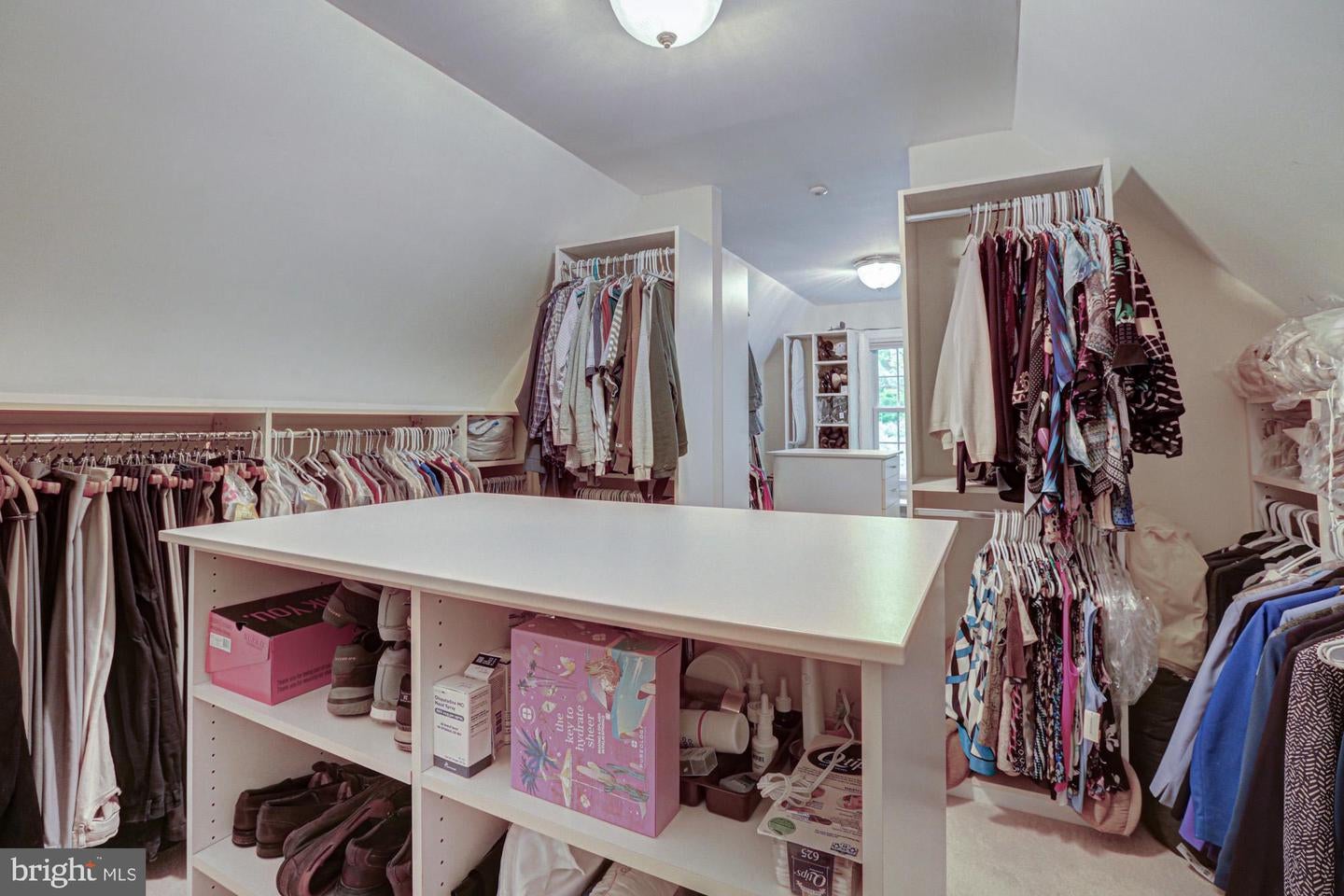 Kennett Square, Pennsylvania, 19348, United States, 5 Bedrooms Bedrooms, ,5 BathroomsBathrooms,Residential,Active,1806597