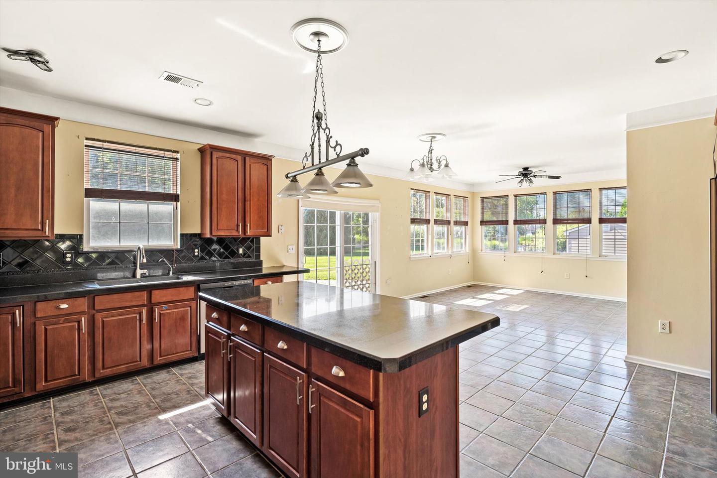 Allentown, New Jersey, 08501, United States, 4 Bedrooms Bedrooms, ,4 BathroomsBathrooms,Residential,Active,1897995