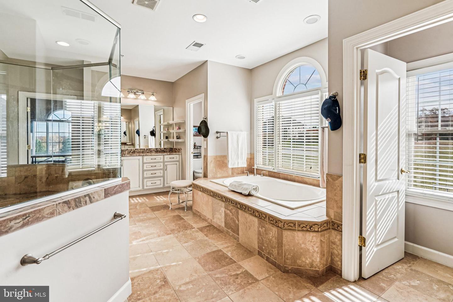 Leesburg, Virginia, 20175, United States, 5 Bedrooms Bedrooms, ,6 BathroomsBathrooms,Residential,Active,1987213